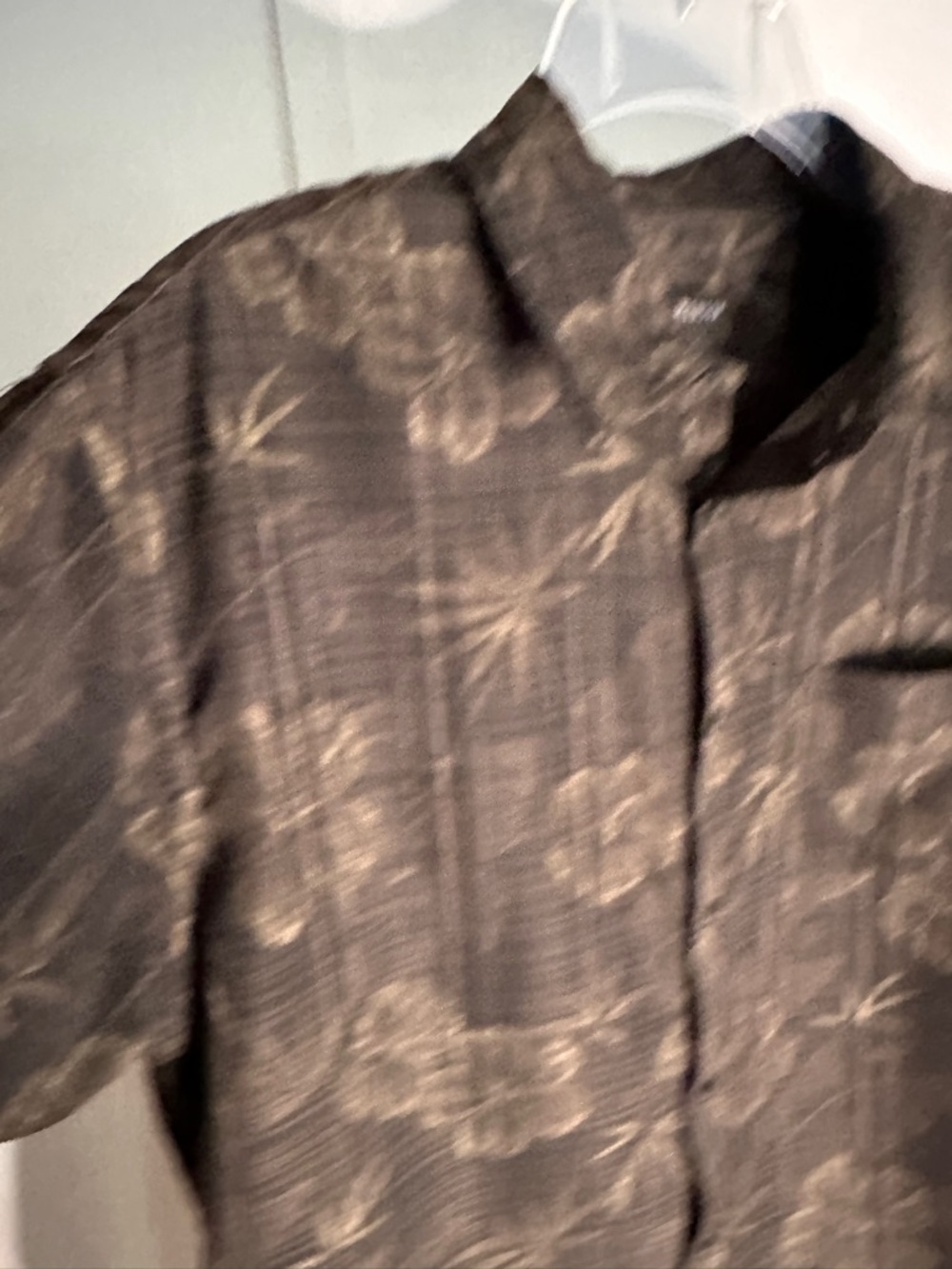 Van Heusen Brown Floral Short-Sleeve Button-Down Shirt Hawaiian style - Picture 4 of 10